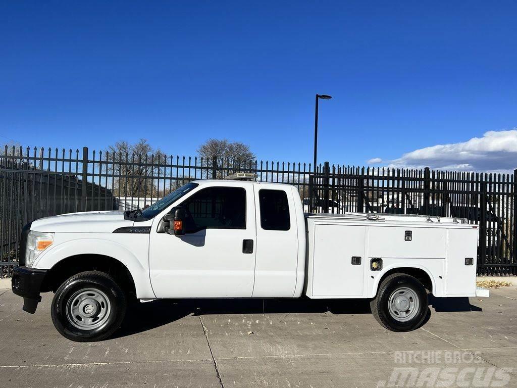 Ford F-250 Super Duty with 8ft Service/Utility bed (4x4 Grúas de vehículo