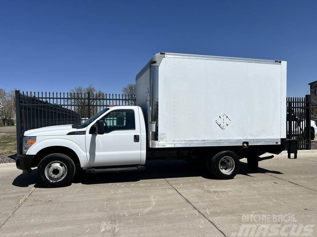 Ford F-350 12’Long Van Body With Lift Gate Camiones caja cerrada