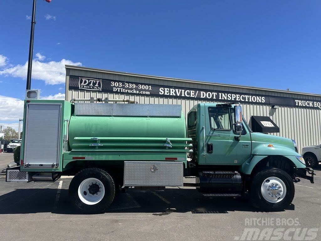 International 7400 Camiones cisterna