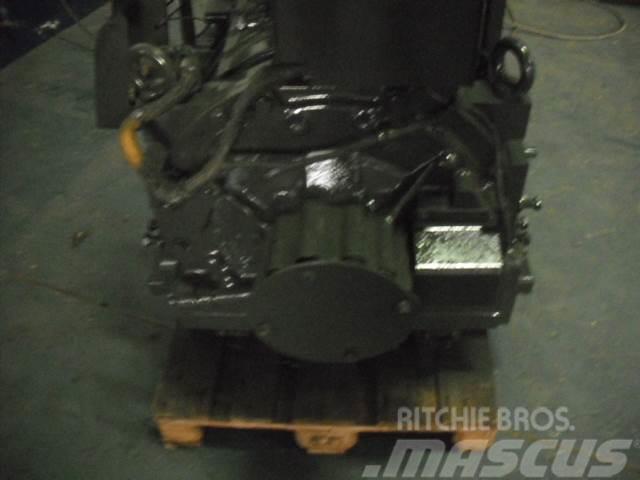 Komatsu HD605-7 gearbox Transmission Dúmpers rígidos