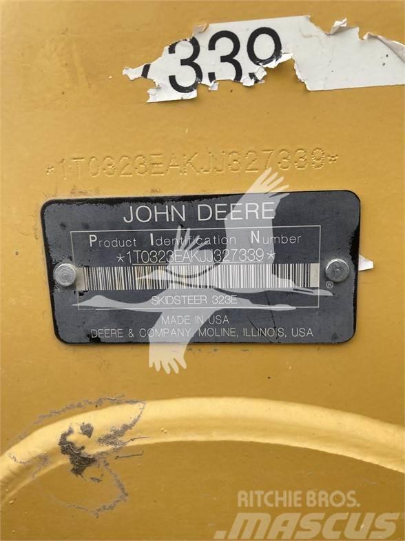 John Deere 323E Minicargadoras