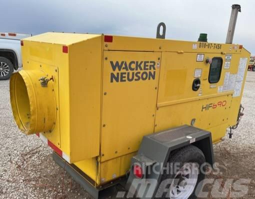Wacker Neuson HIF 690 Maquinaria para servicios públicos