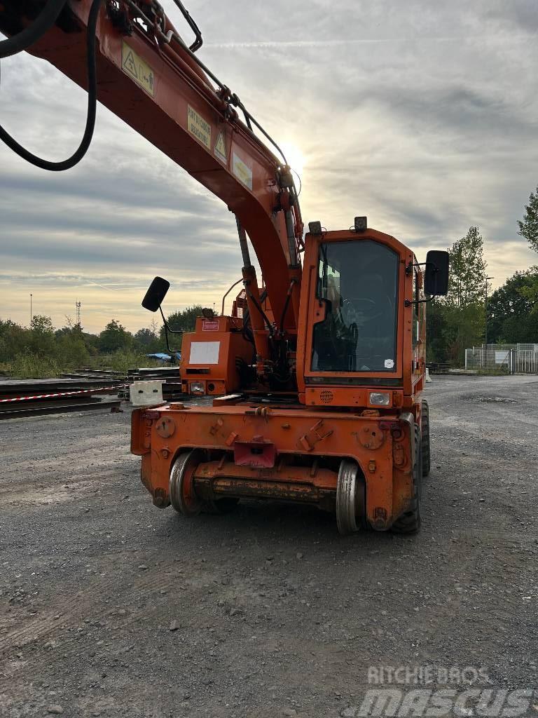 CASE 788 Rail Road excavator Mantenimiento de vías férreas