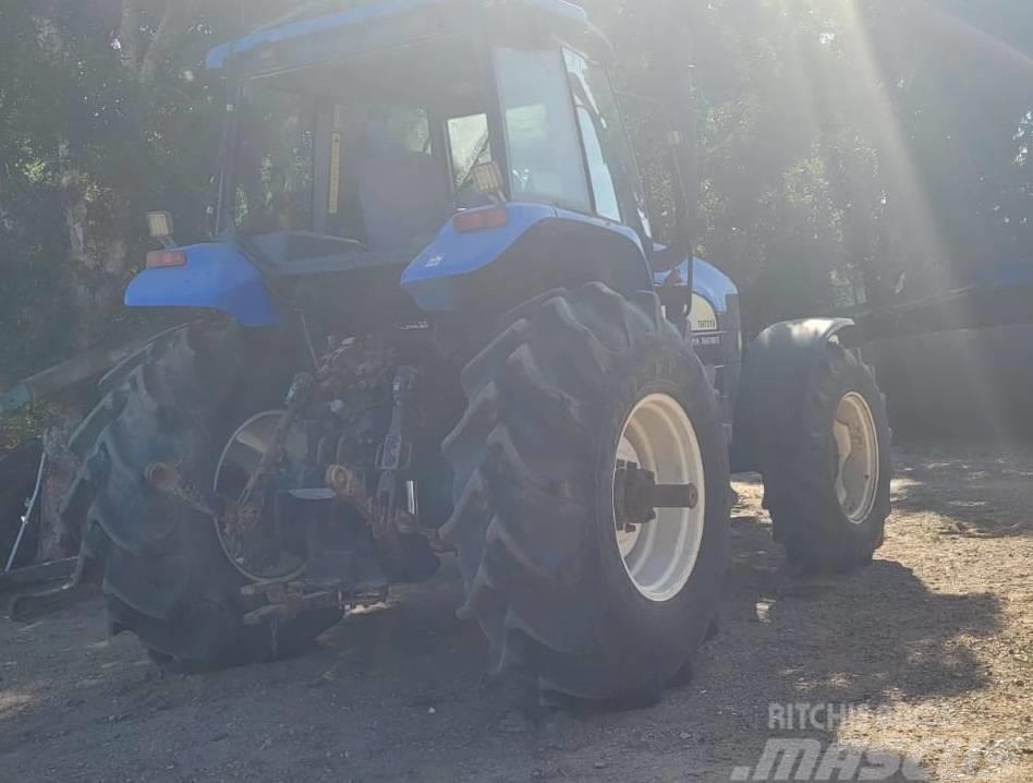 New Holland 7010 Tractores