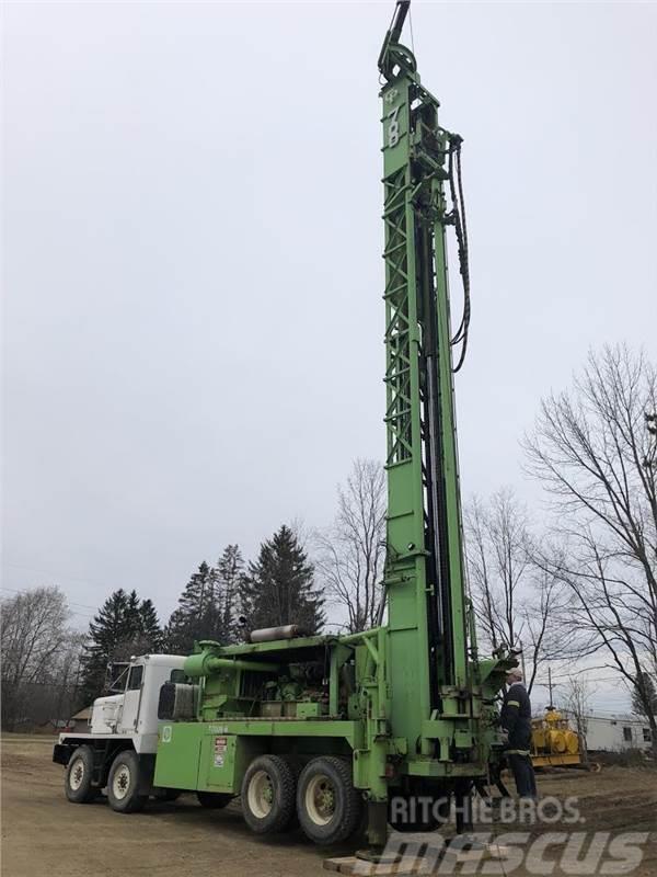 Chicago Pneumatic T-700WH Deep Hole Drill Rig & Package Compresores