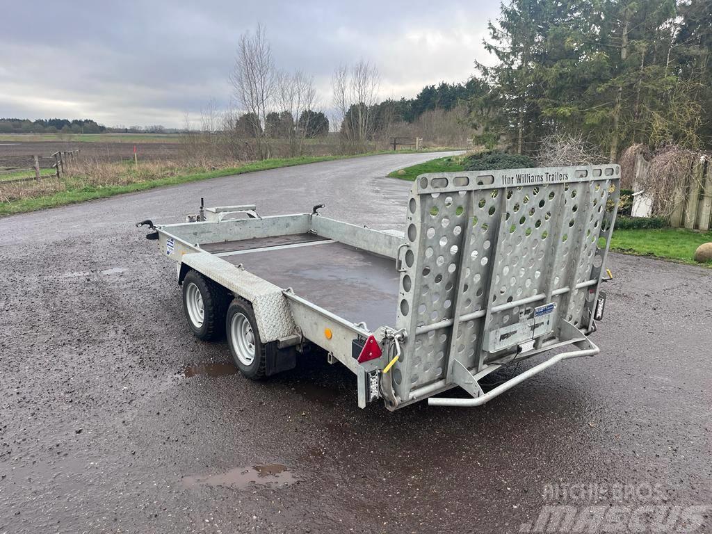 Ifor Williams Plant Trailer GH126BT Plataforma plana/laterales abatibles