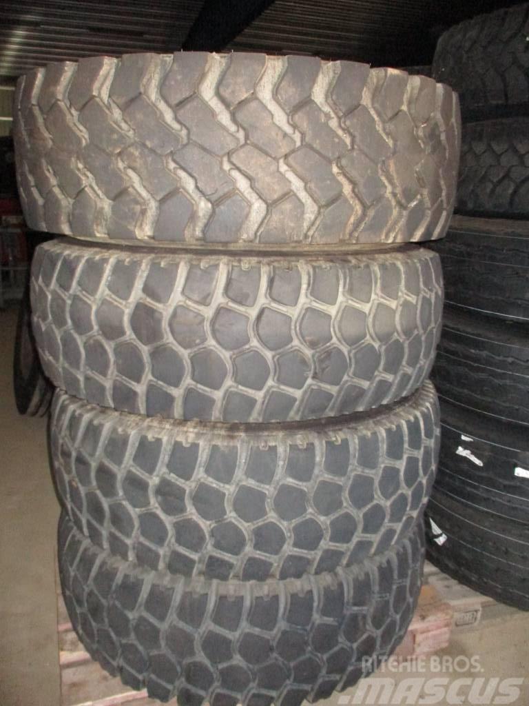  Michelin/Continental M+S 395/85R20 Neumáticos, ruedas y llantas