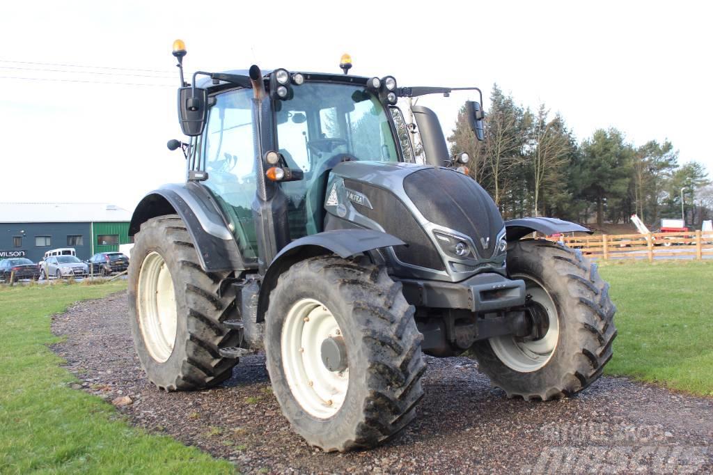 Valtra N124 Tractor Tractor forestal