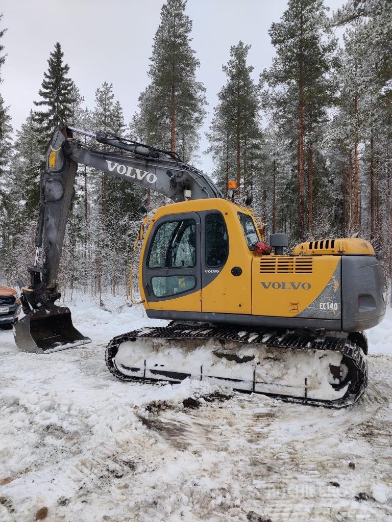 Volvo EC 140 / Metsävarusteltu, Tulossa! Excavadoras de cadenas