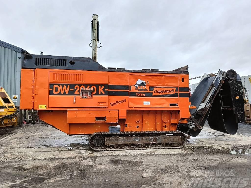 Doppstadt DW 2060 K BioPower shredder waste wood remote Trituradoras para desguace
