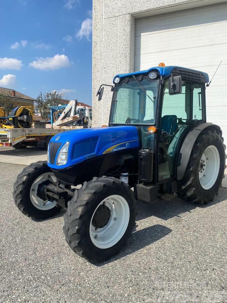 New Holland T4040F Tractores