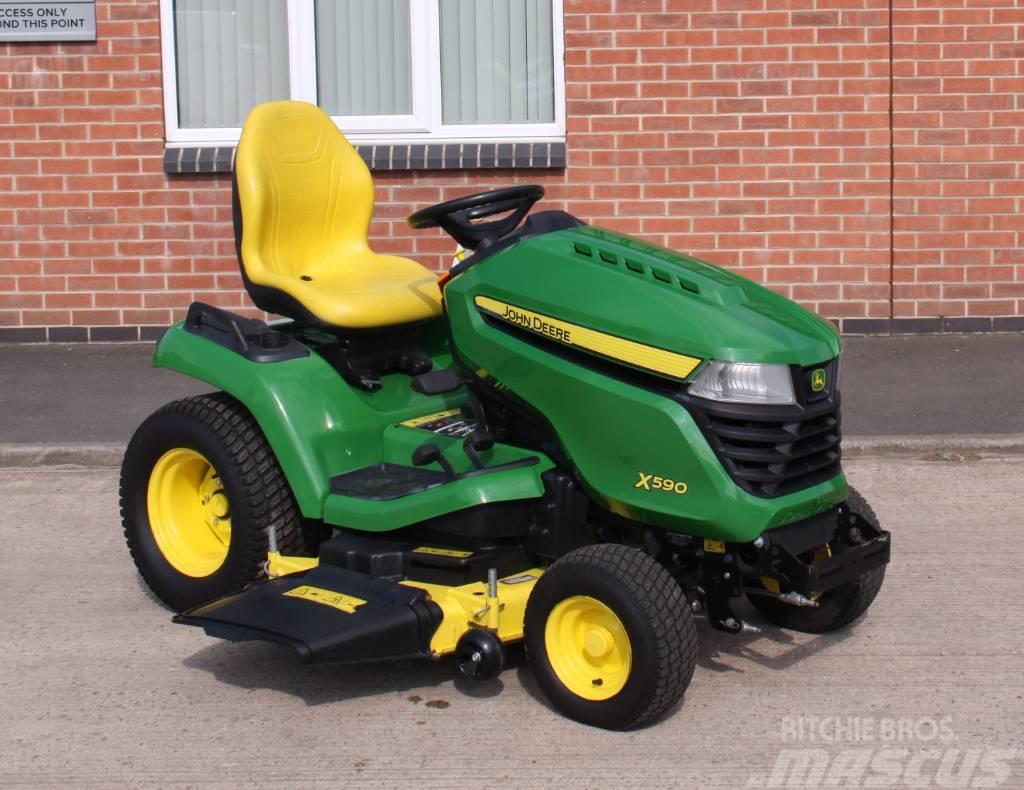 John Deere X 590 Ride on lawn tractor Tractores corta-césped