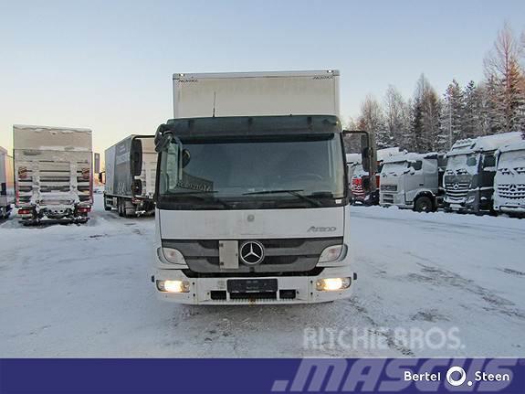 Mercedes-Benz 818L /33 Camiones caja cerrada