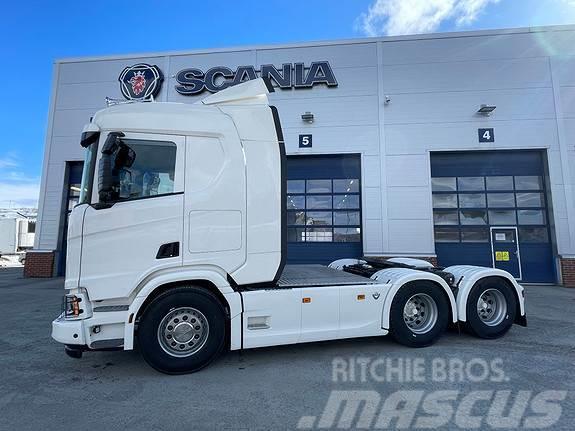 Scania R590A6x4NB, tandemløft Cabezas tractoras