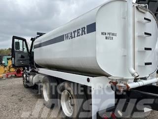 International Water Truck Camiones cisterna