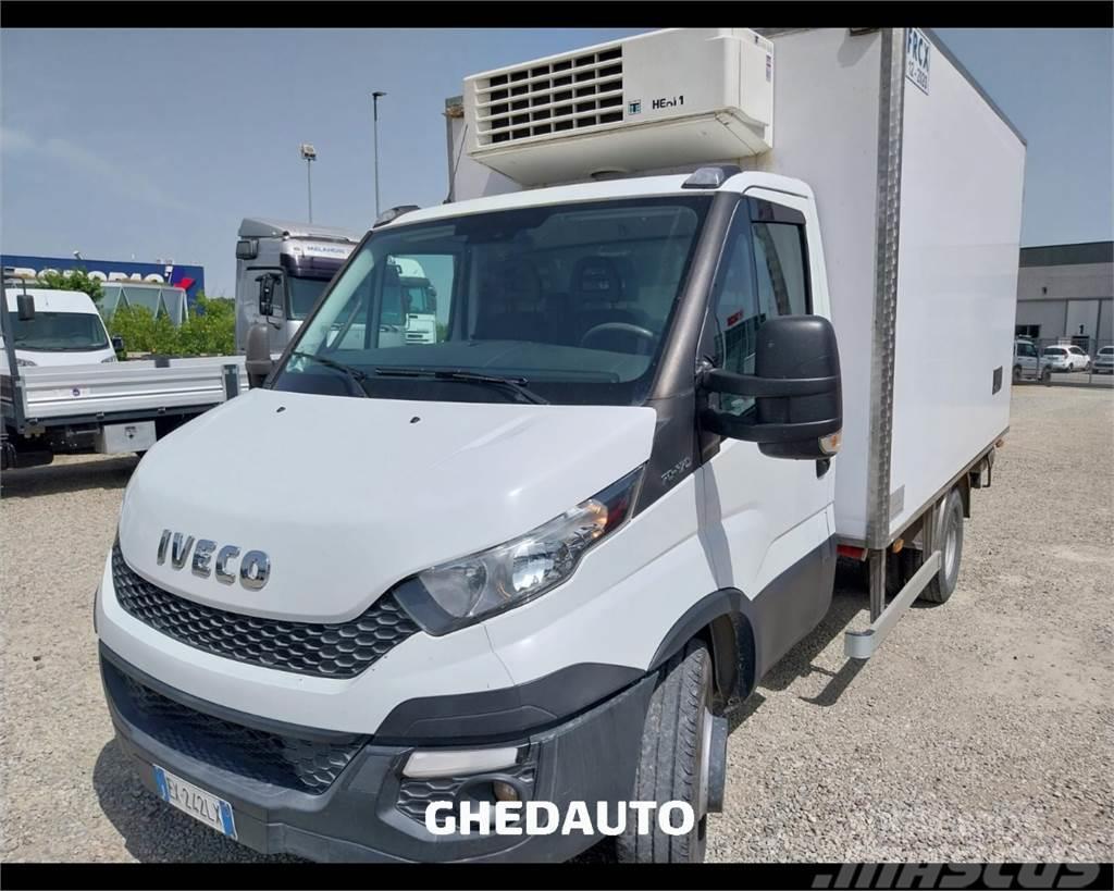 Iveco 70C17 Camiones caja cerrada