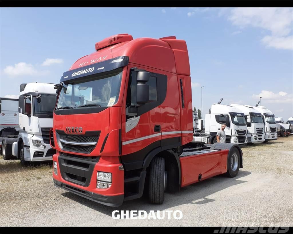 Iveco AS440S48T/P Camiones caja cerrada