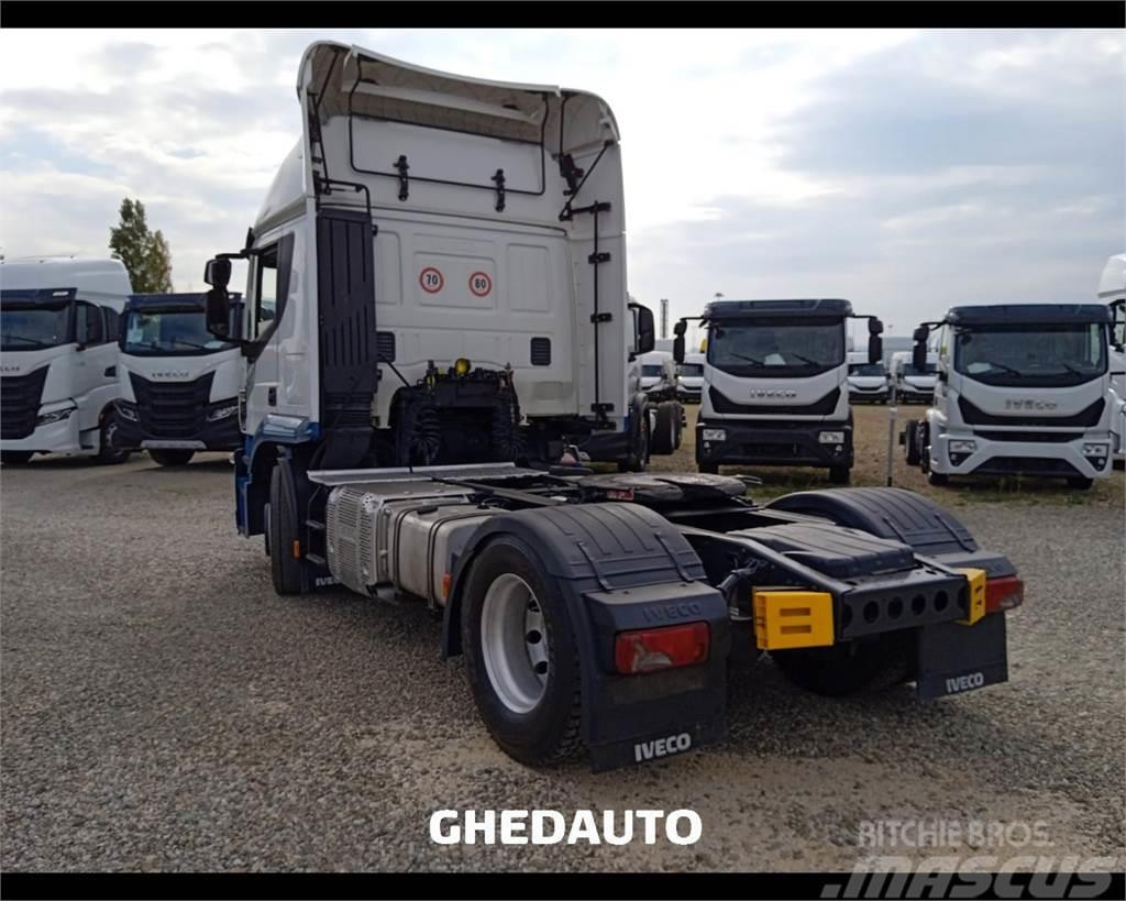 Iveco AT440S46 - TRATTORE Camiones caja cerrada