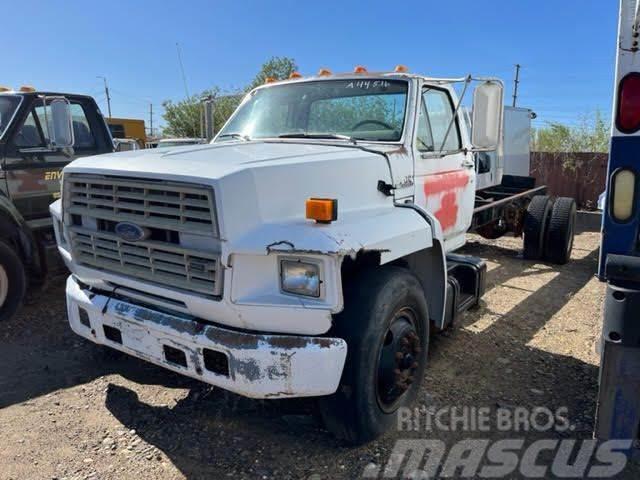 Ford F700 Cab and Chassis Camiones chasis