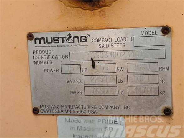 Mustang 2074 Minicargadoras