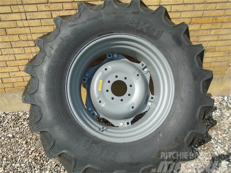 BKT 480/70 R30 Neumáticos, ruedas y llantas