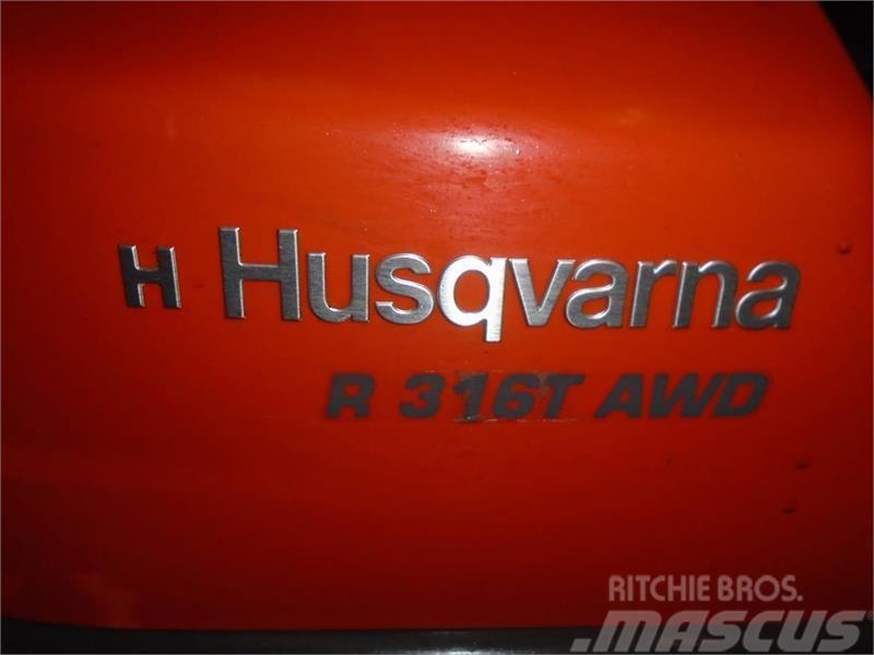 Husqvarna R 316T AWD Tractores compactos