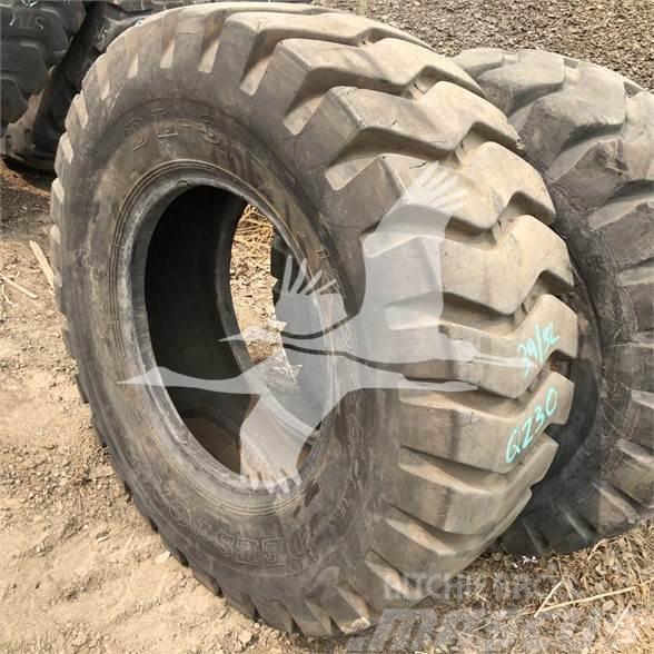 Deestone 17.5X25 Neumáticos, ruedas y llantas