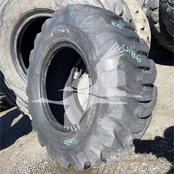 Firestone 12.5/80x18 Neumáticos, ruedas y llantas