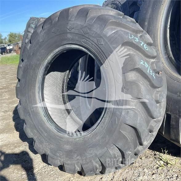 Goodyear 12.5/80x18 Neumáticos, ruedas y llantas