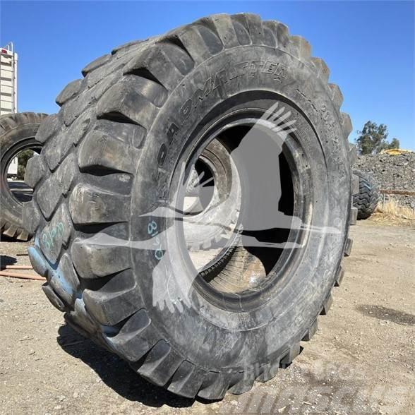 Solideal 20.5x25 Neumáticos, ruedas y llantas