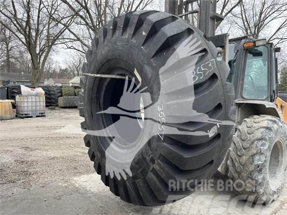 Titan 37.25x35 Neumáticos, ruedas y llantas
