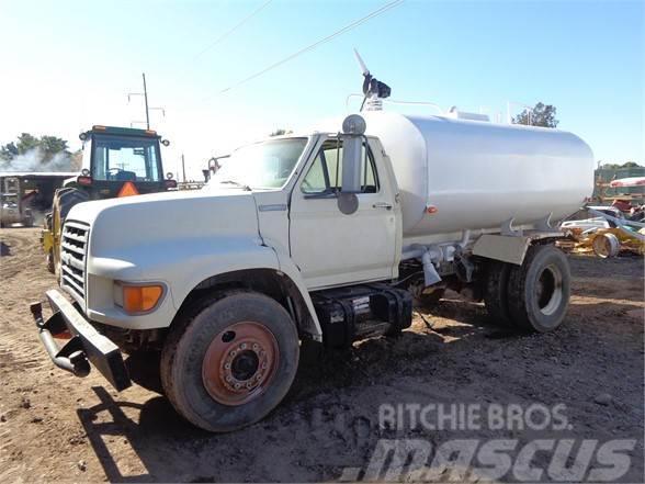 Ford 9000 Camiones cisterna