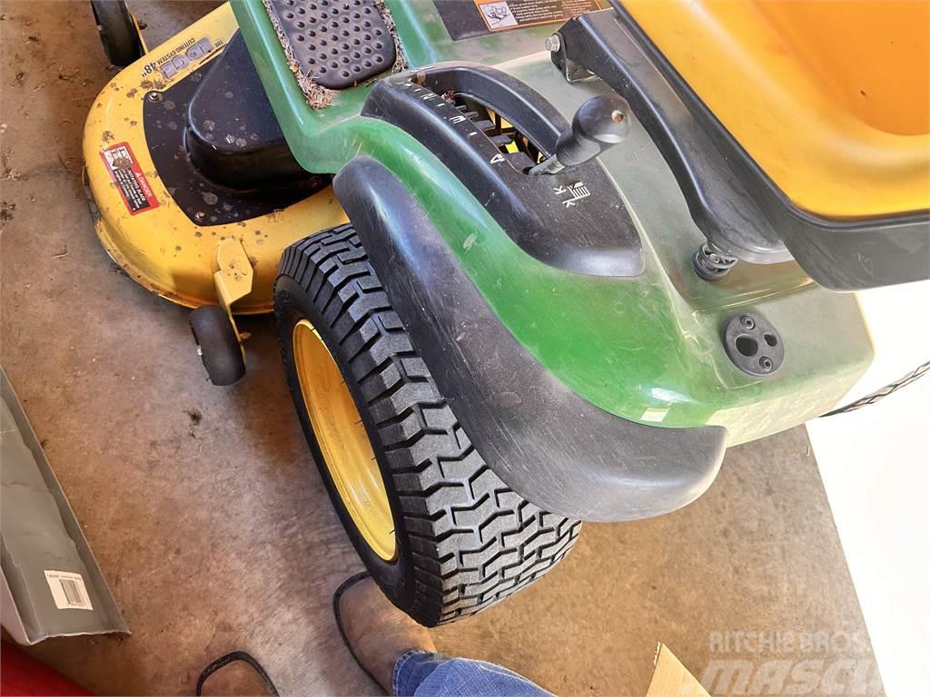 John Deere 145 Tractores corta-césped