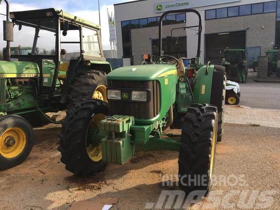 John Deere 5515 Tractores