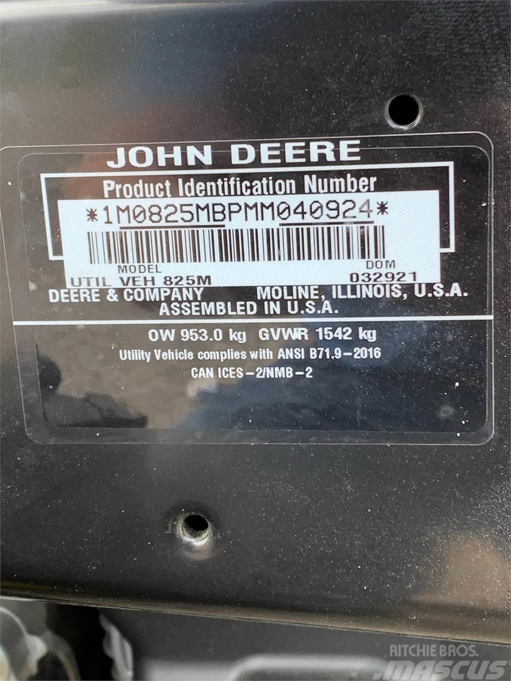 John Deere XUV 825M S4 Maquinaria para servicios públicos