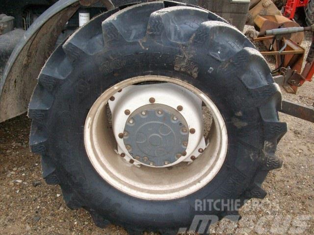 BKT  Neumáticos, ruedas y llantas