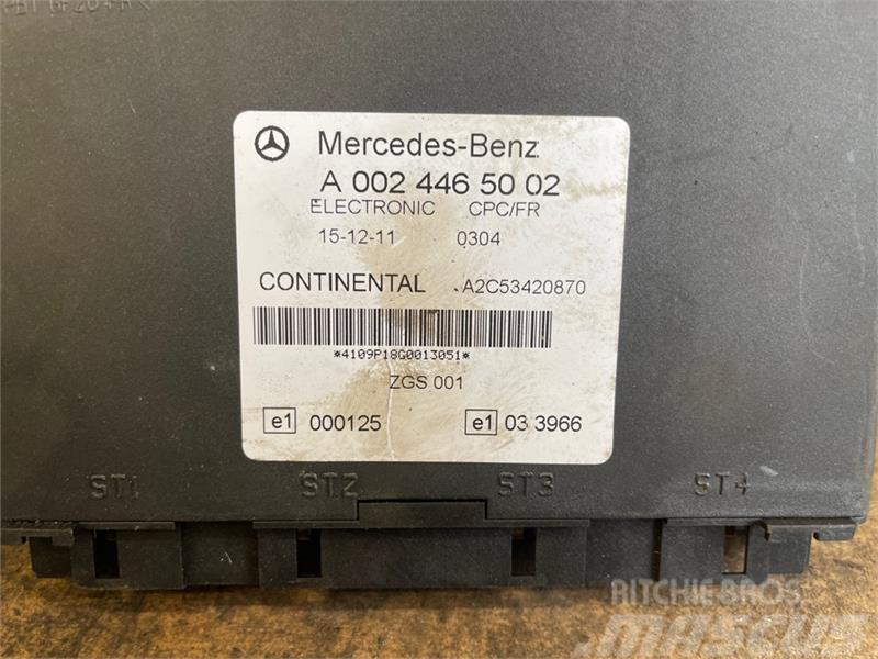 Mercedes-Benz MERCEDES ECU ZGS CPC FR A0024465002 Electrónicos