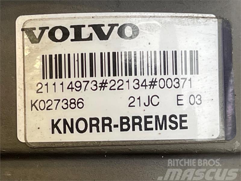 Volvo  FOOT BRAKE MODULE 21114973 Radiadores