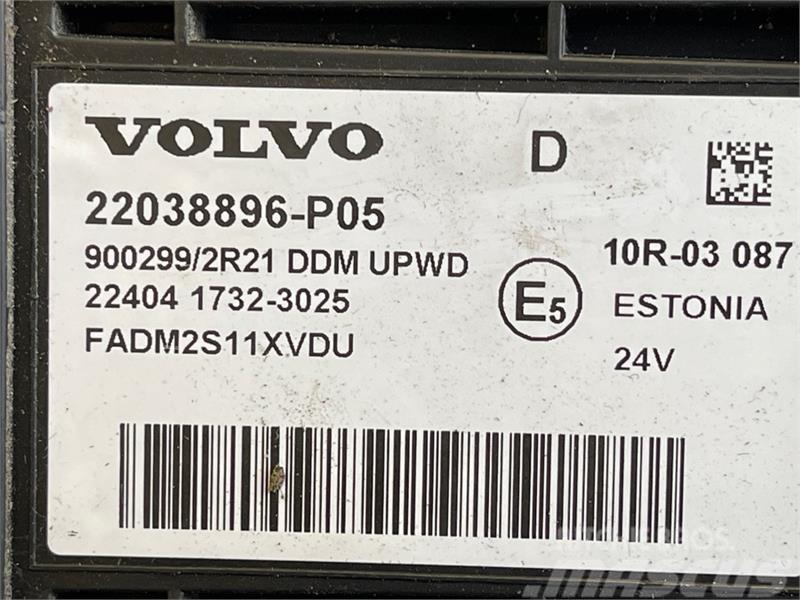 Volvo VOLVO CONTROL UNIT 22038896 Electrónicos