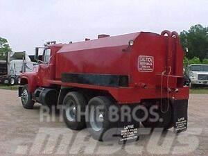 Mack R690ST Camiones cisterna