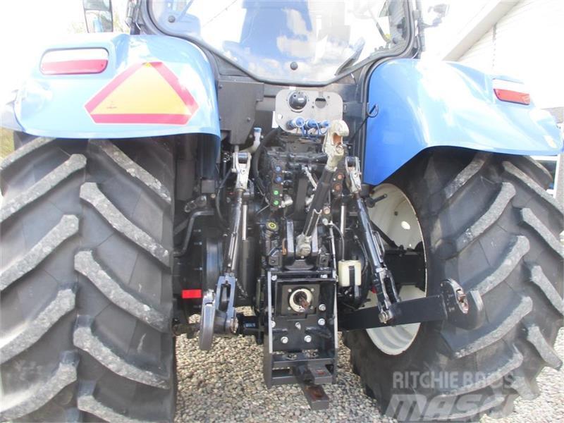 New Holland T7.175 AutoCommand med Frontlift & FrontPTO Tractores