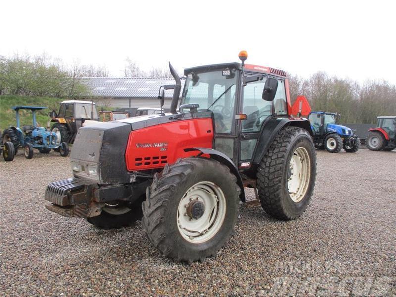 Valtra 8050 with defect clutch/gear, can not drive Tractores