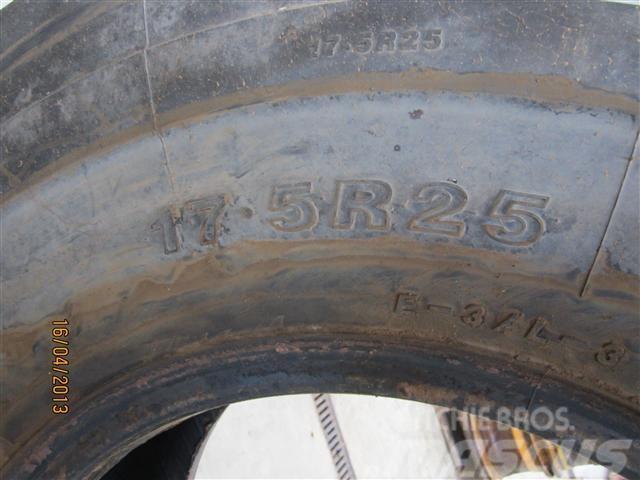 Dunlop 17.5x25 Neumáticos, ruedas y llantas
