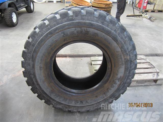 Dunlop 17.5x25 Neumáticos, ruedas y llantas