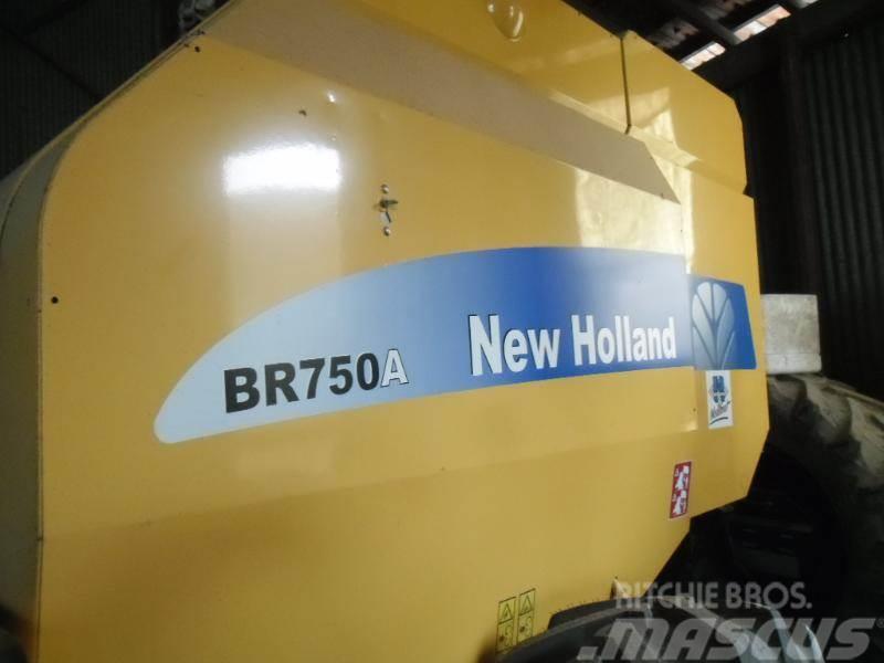 New Holland BR 750A Rotoempacadoras