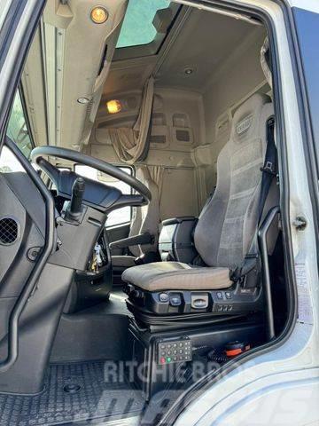 Iveco AS260S42Y/FP Camión con caja abierta