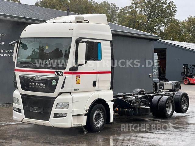 MAN TGX 26.400 6x2 Fahrgestell Camiones chasis