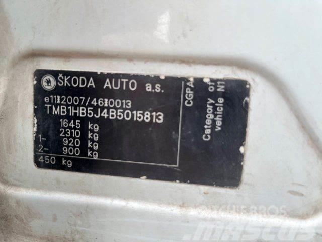Skoda Praktik 1,2 benzin, manual vin 813 Furgonetas caja abierta