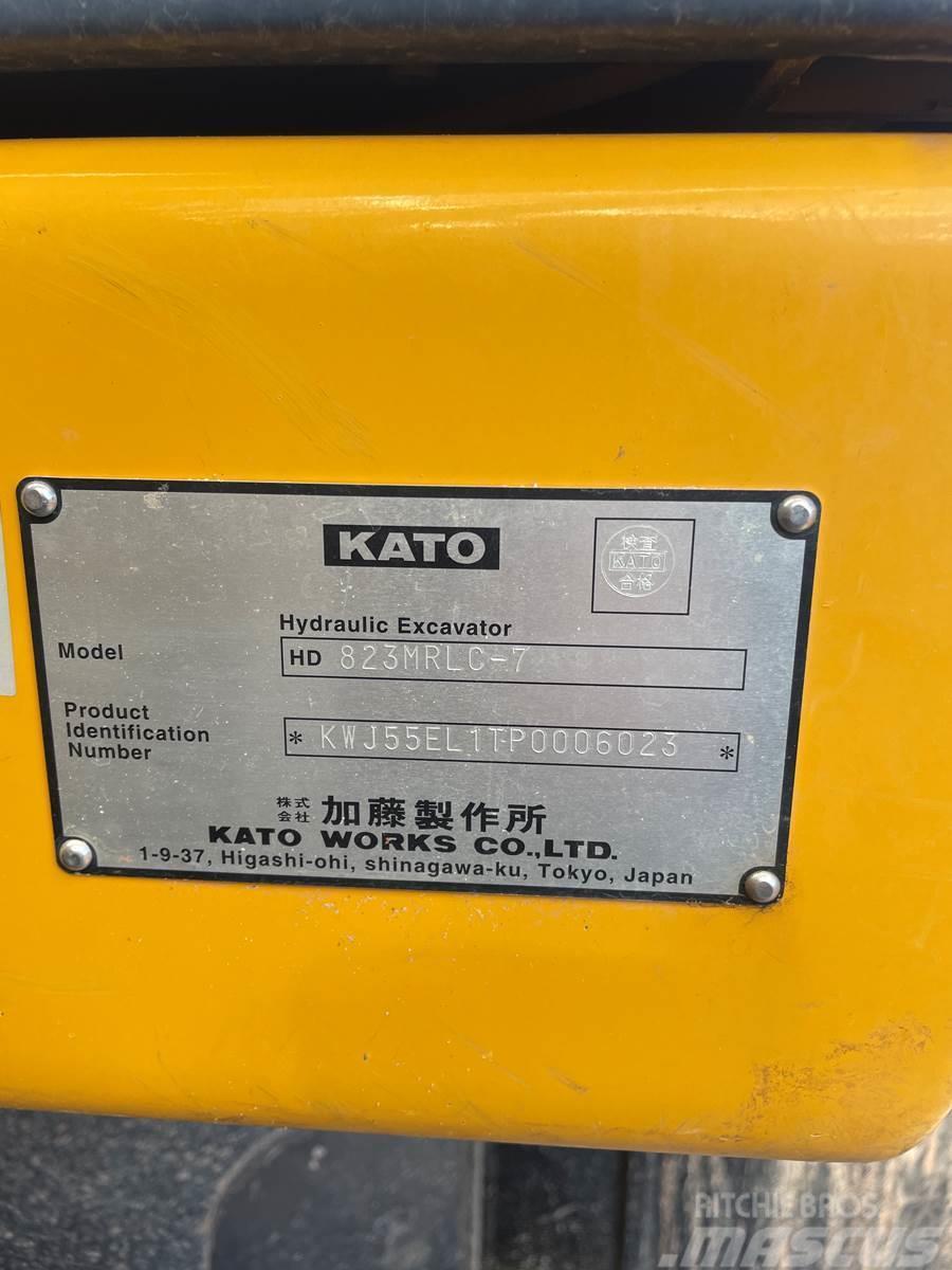 Kato HD823MRLC-7 Excavadoras de cadenas