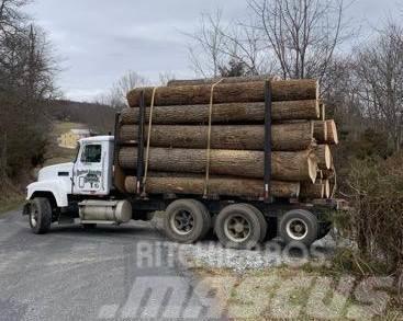 Mack CH613 Transporte de madera
